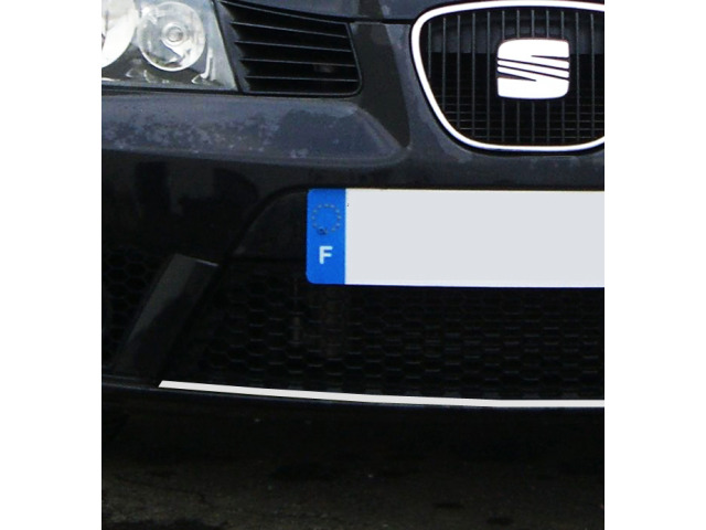 Cornice cromata di contorno della griglia radiatore Seat Ibiza 0108