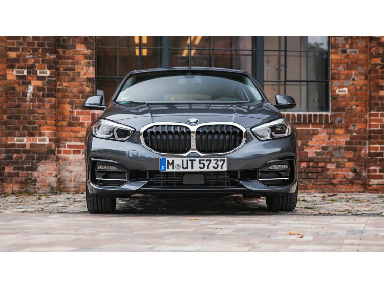 Cornice cromata per fari antinebbia BMW S&eacute;rie 1 F40 19-26