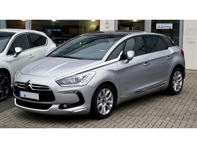 Cornice della griglia radiatore inferiore cromata Citroën DS 5