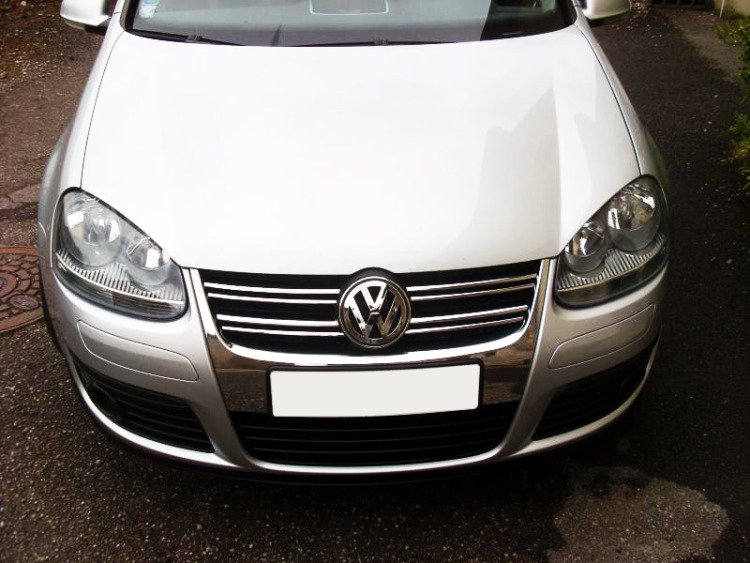 Cornice della griglia radiatore superiore cromata VW Golf 5 GT TDI