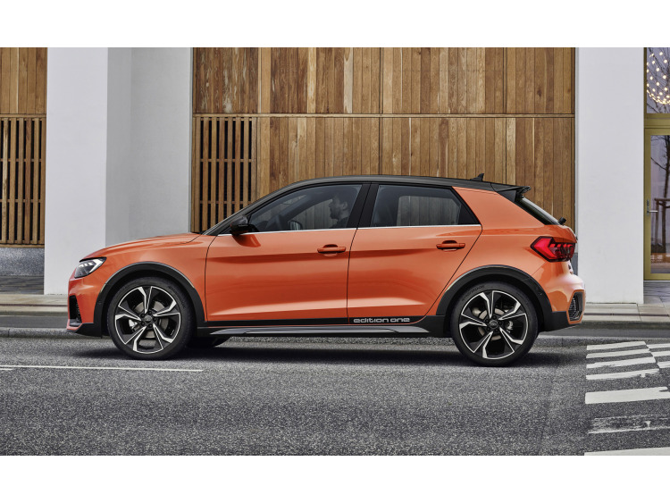 Fascia cromata di contorno inferiore dei vetri laterali Audi A1 18-26 Sportback