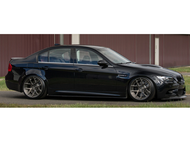 Fascia cromata di contorno inferiore dei vetri laterali BMW M3 E90 Berline 07-08 BMW M3 E90 Berline LCI 08-11 BMW M3 E92 Coup&eacute; 07-10 BMW M3 E92 Coup&eacute; LCI 09-13 BMW M3 E93 Cabriolet 08-10 BMW M3 E93 Cabriolet LCI 09-13