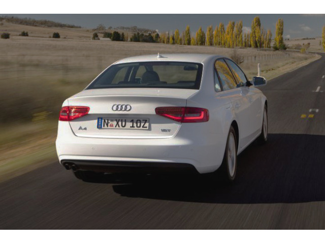 Fascia per bagagliaio cromata Audi A4 série 3 phase 2 1115