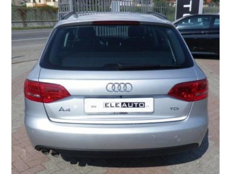 Fascia per bagagliaio cromata Audi A4 s&eacute;rie 3 phase 2 avant 11-26